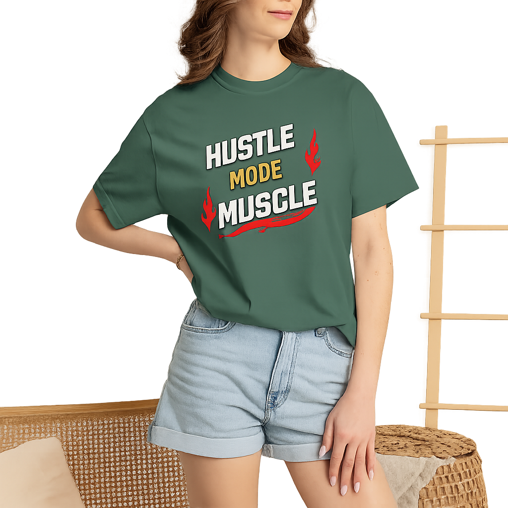 Camiseta Hustle Mode Muscle de Printify, camiseta motivacional para gimnasio con diseño de estilo atlético y texto en la parte frontal.