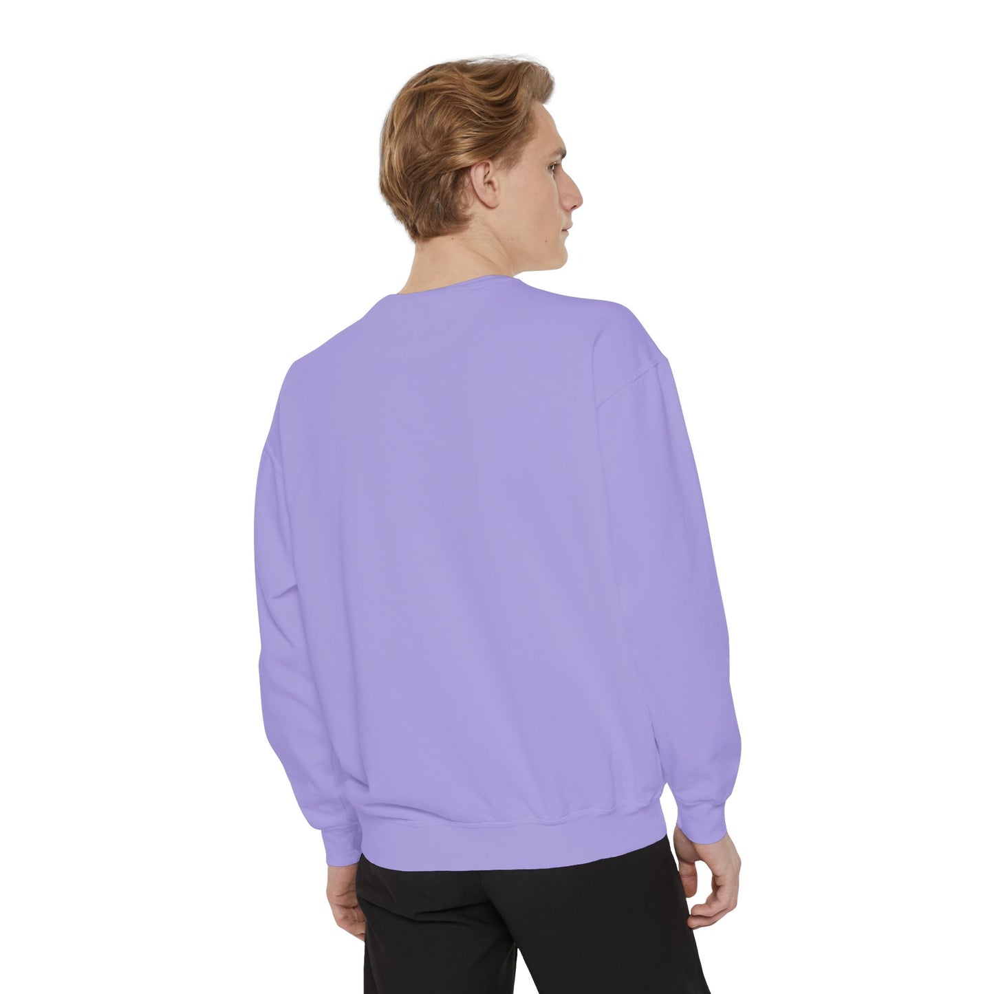 Sudadera Cozy Coral de TushLife, de color coral suave y tejido cómodo, con diseño de sudadera de manga larga y cuello redondo.