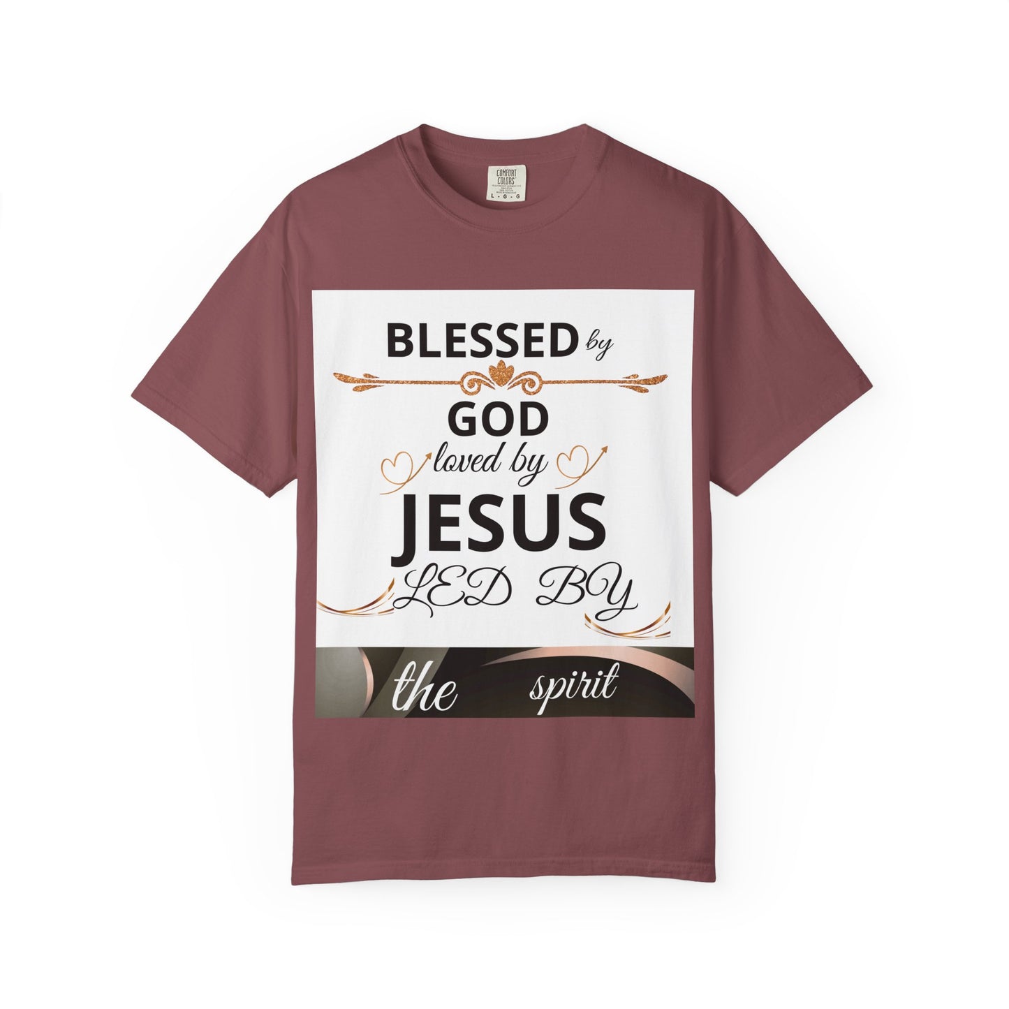 Camiseta unisex de color lavado por la marca Printify con mensaje religioso "Blessed by God" para iglesia, familia y viaje.
