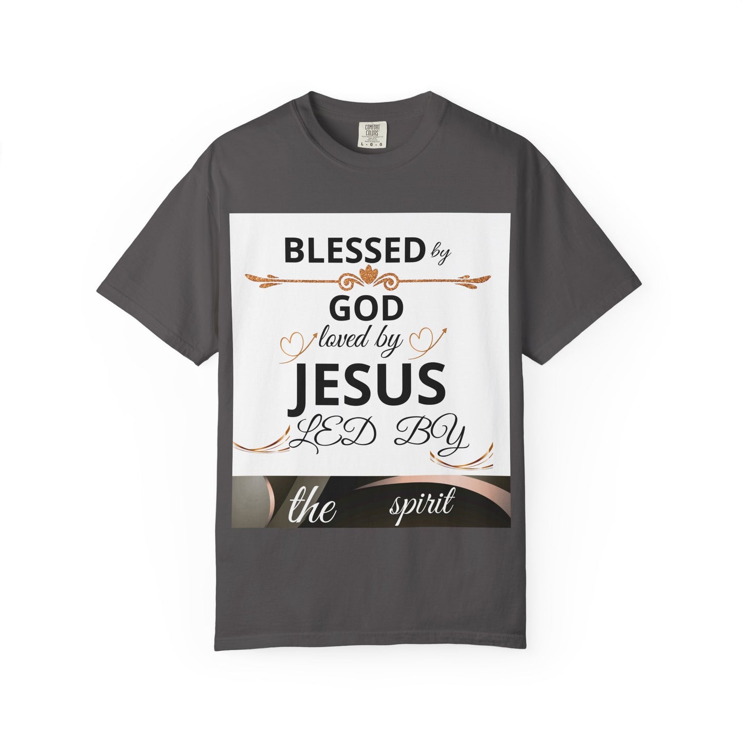Camisa unisex Blessed by God de Printify, camiseta religiosa de color lavado, ideal para iglesia, familia y viajes.