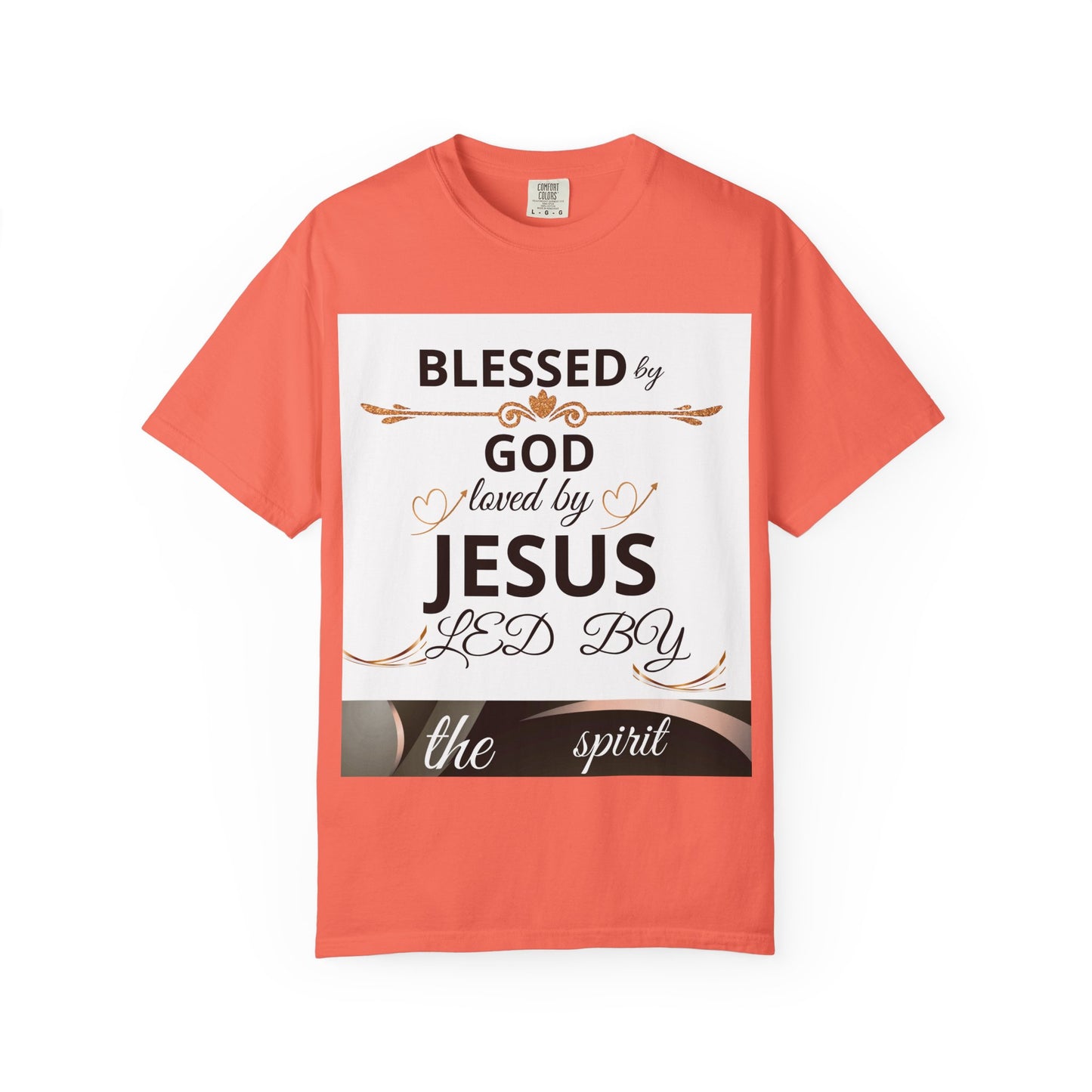 Camiseta unisex Blessed by God de Printify, camiseta de color lavado con mensaje cristiano para iglesia, familia y viajes.