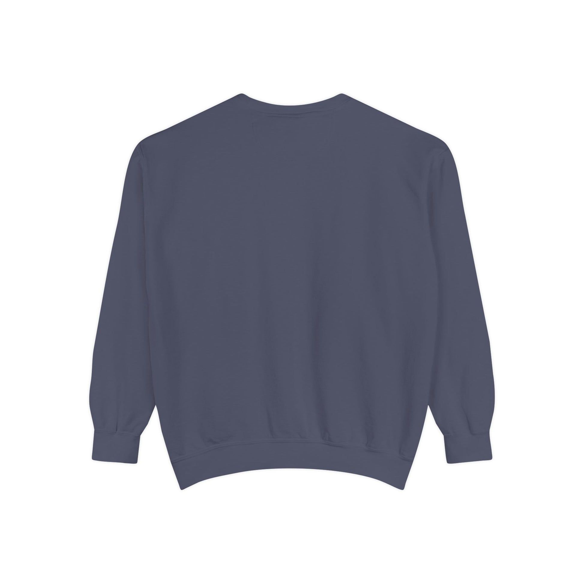 Sudadera cozy coral de TushLife con teñido de prenda, suave y cómoda, diseñada por Printify, vista en la imagen.