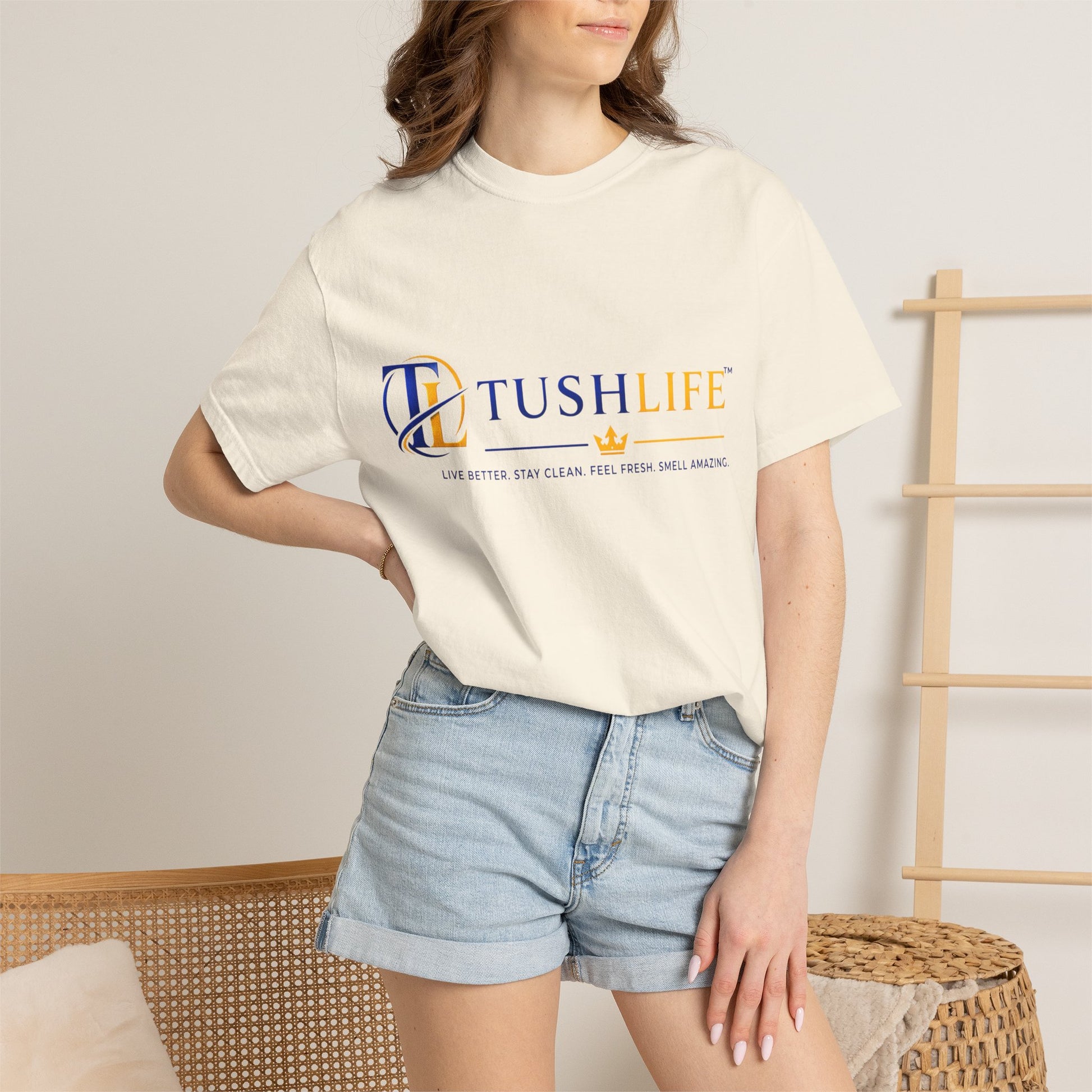 Camiseta de algodón premium TUSHLIFE de Printify, camiseta cómoda para uso diario, vista frontal en color blanco.