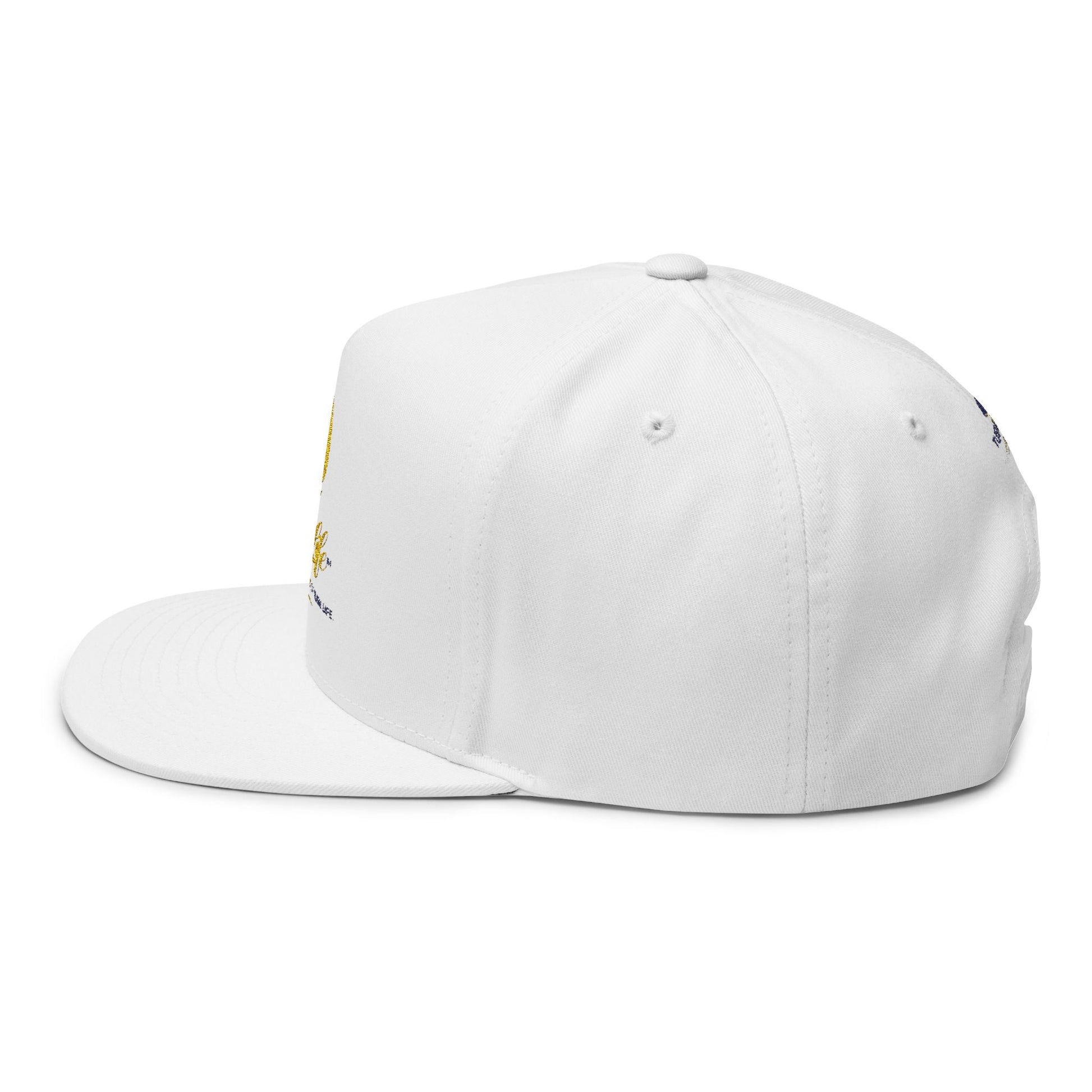 Gorra plana con logotipo de llama amarilla bordada, sombrero snapback de Printify, con visera plana y estilo deportivo.