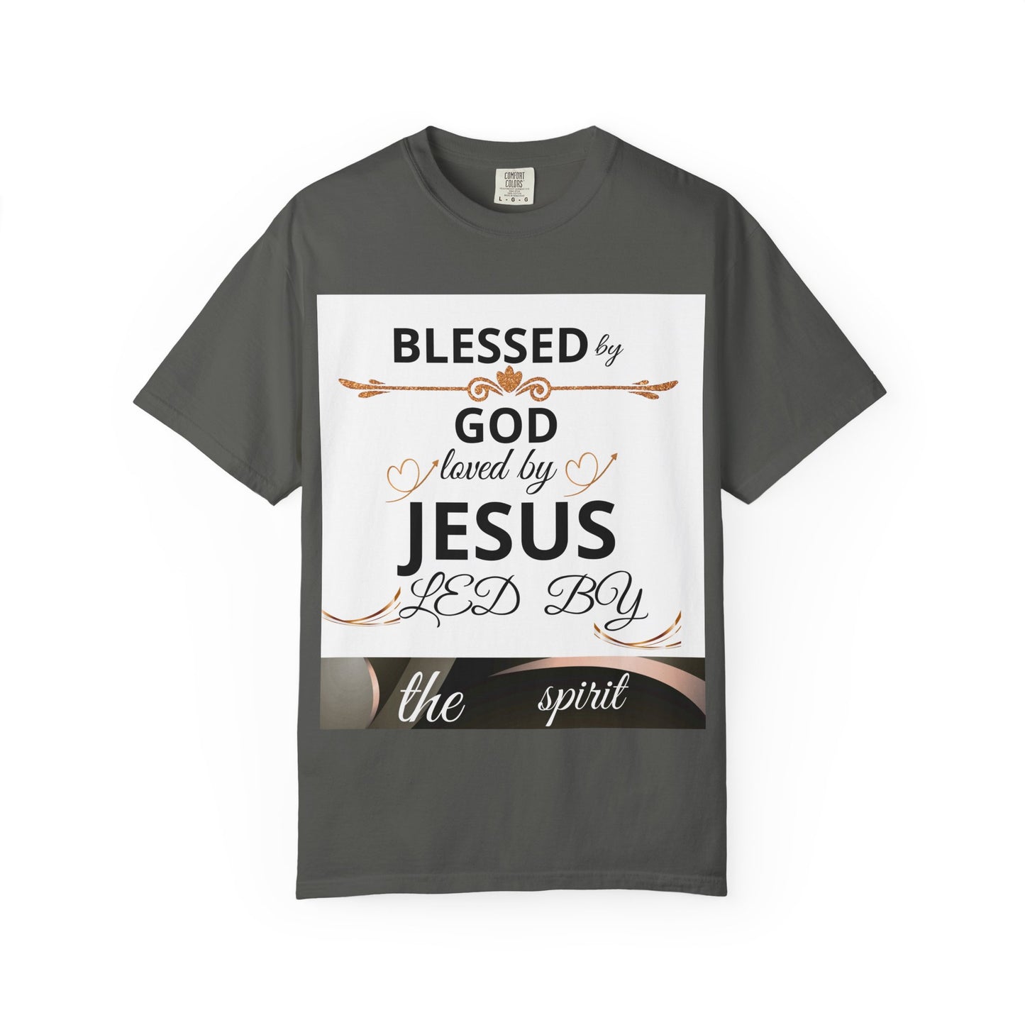 Camiseta unisex Blessed by God de Printify con diseño religioso, ideal para iglesia, familia y viajes, ropa de fe.