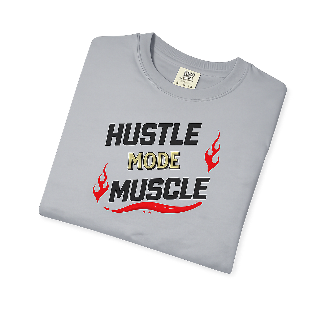 Camiseta Hustle Mode Muscle de Printify, camiseta motivacional para gimnasio con diseño de músculos y texto inspirador.