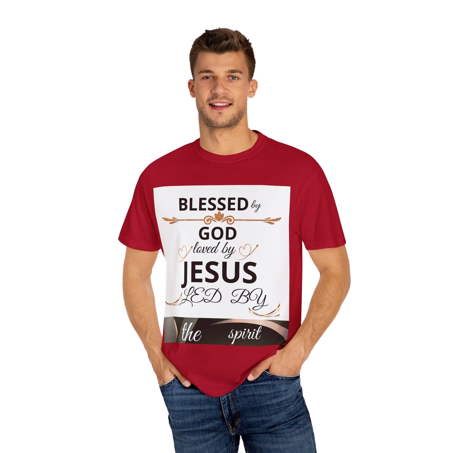 Camiseta unisex de color teñido por la marca Printify con mensaje religioso "Blessed by God" para iglesia, familia y viajes.