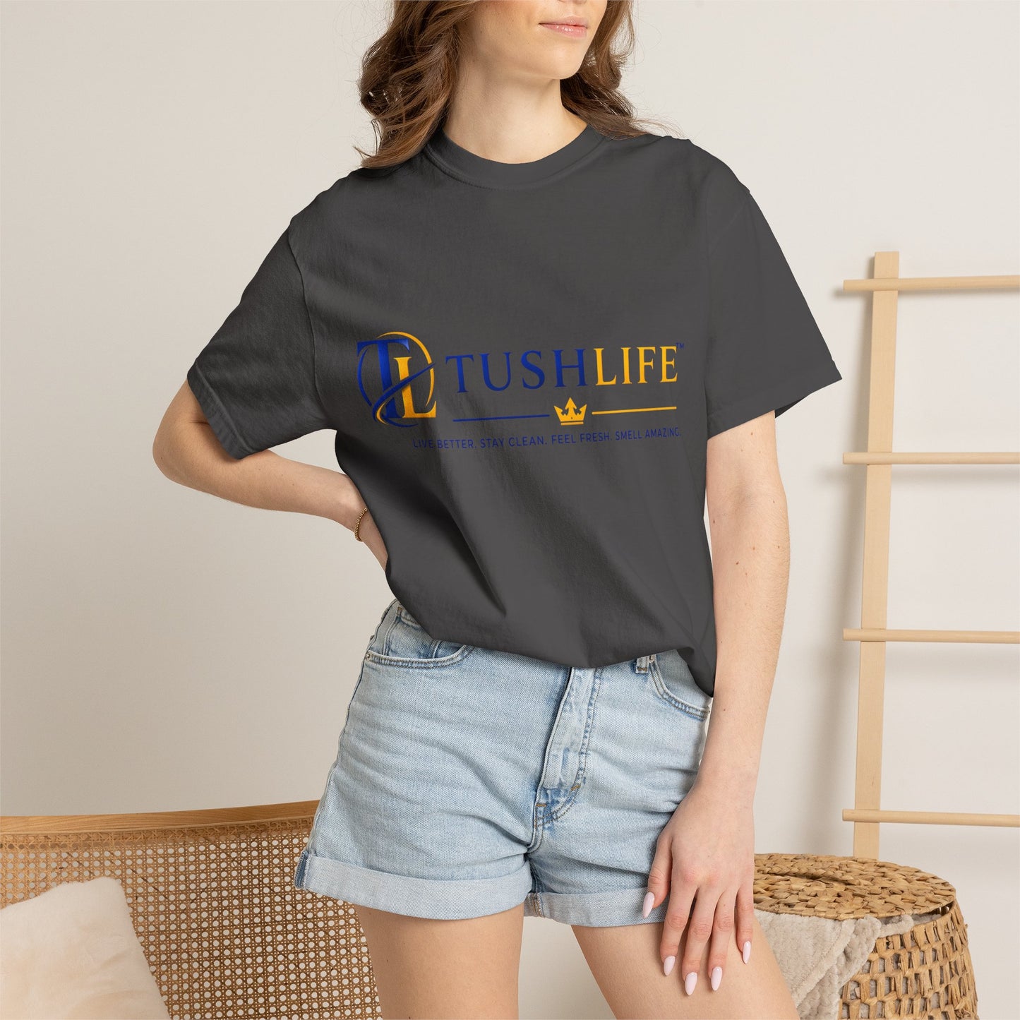 Camiseta TUSHLIFE de algodón premium de Printify, camiseta cómoda para uso diario, vista frontal en color blanco.