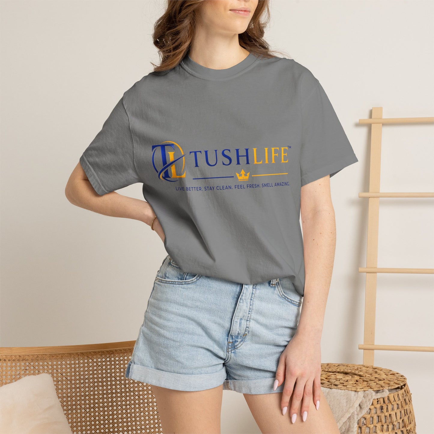 Camiseta de algodón premium TUSHLIFE, camiseta básica cómoda para uso diario, marca Printify, vista frontal en color blanco