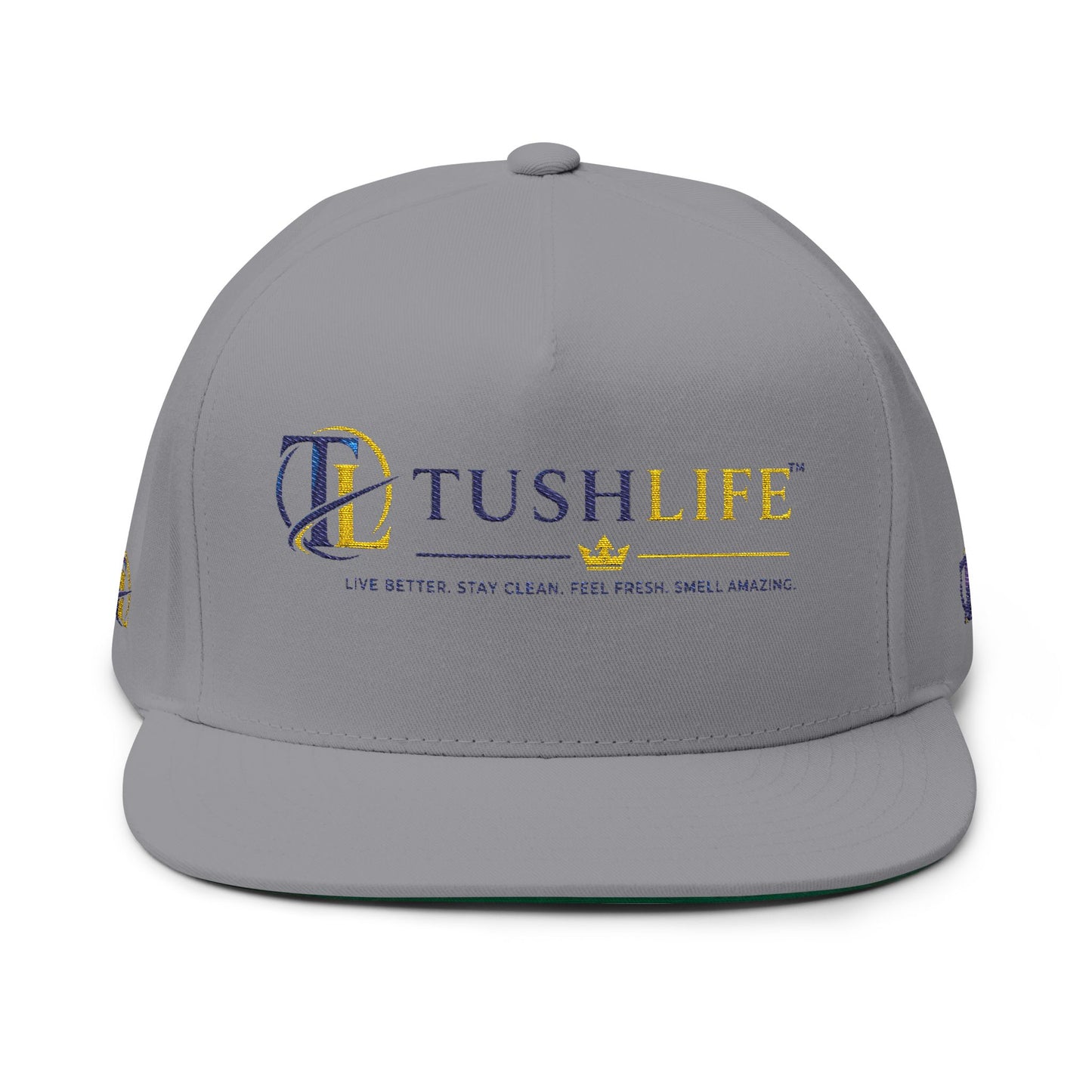 Gorra trucker TushLife con bordado de llamas, malla y cierre snapback, estilo informal y transpirable.