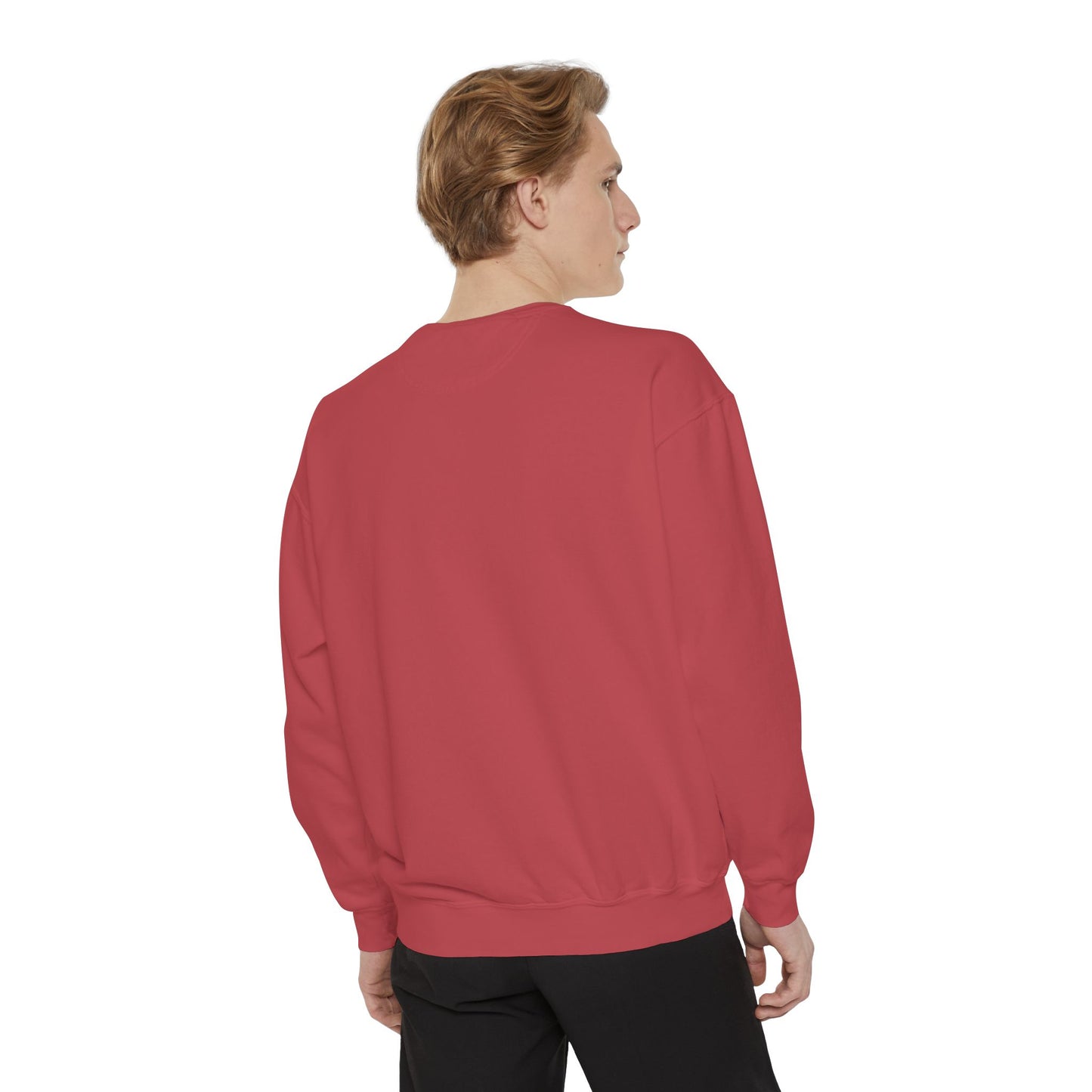 Sudadera Cozy Coral de TushLife con teñido de prenda, estilo cómodo y casual para mujer, de la marca Printify.