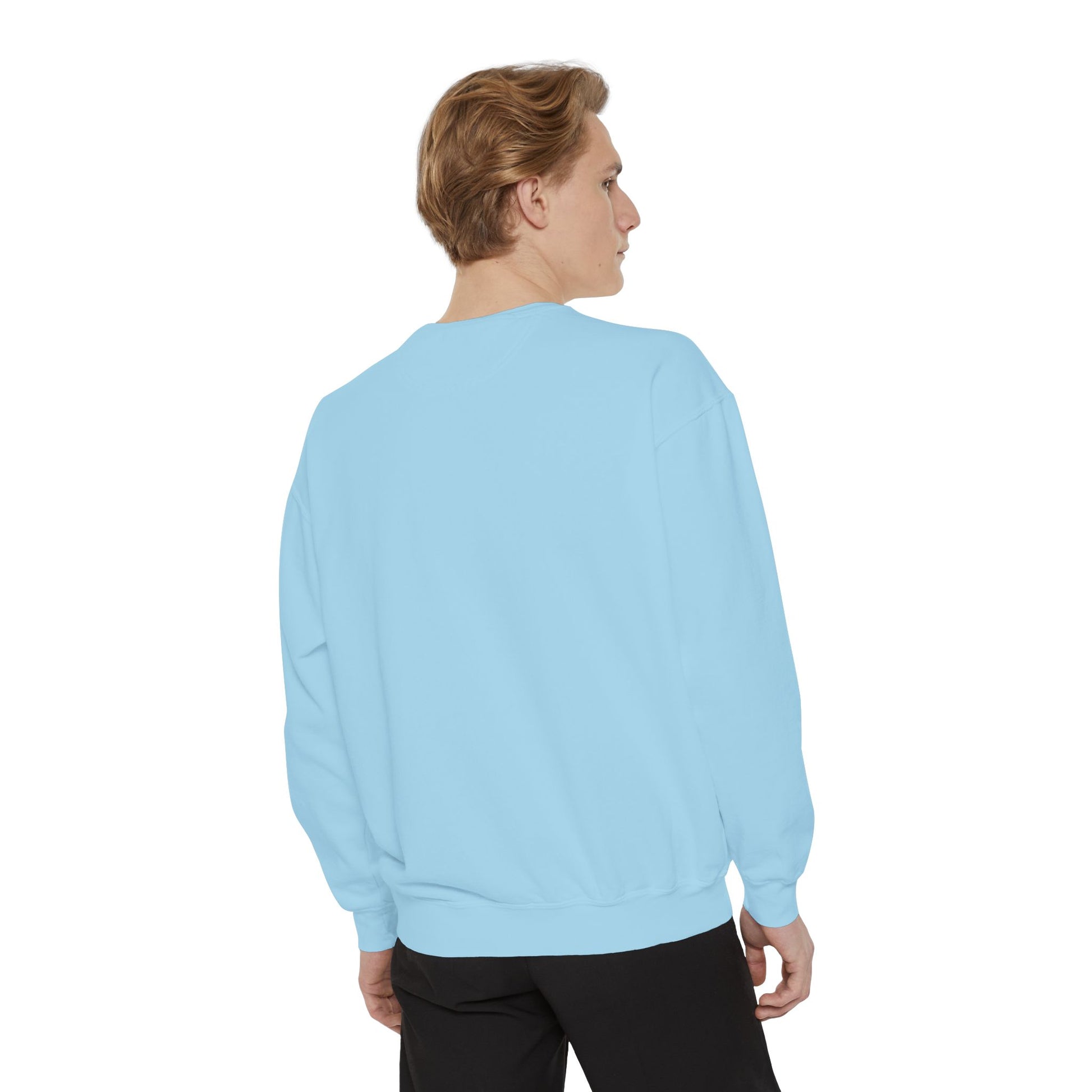 Suéter Cozy Coral de TushLife, de color coral con textura suave, tejido cómodo y casual, estilo moderno y relajado.