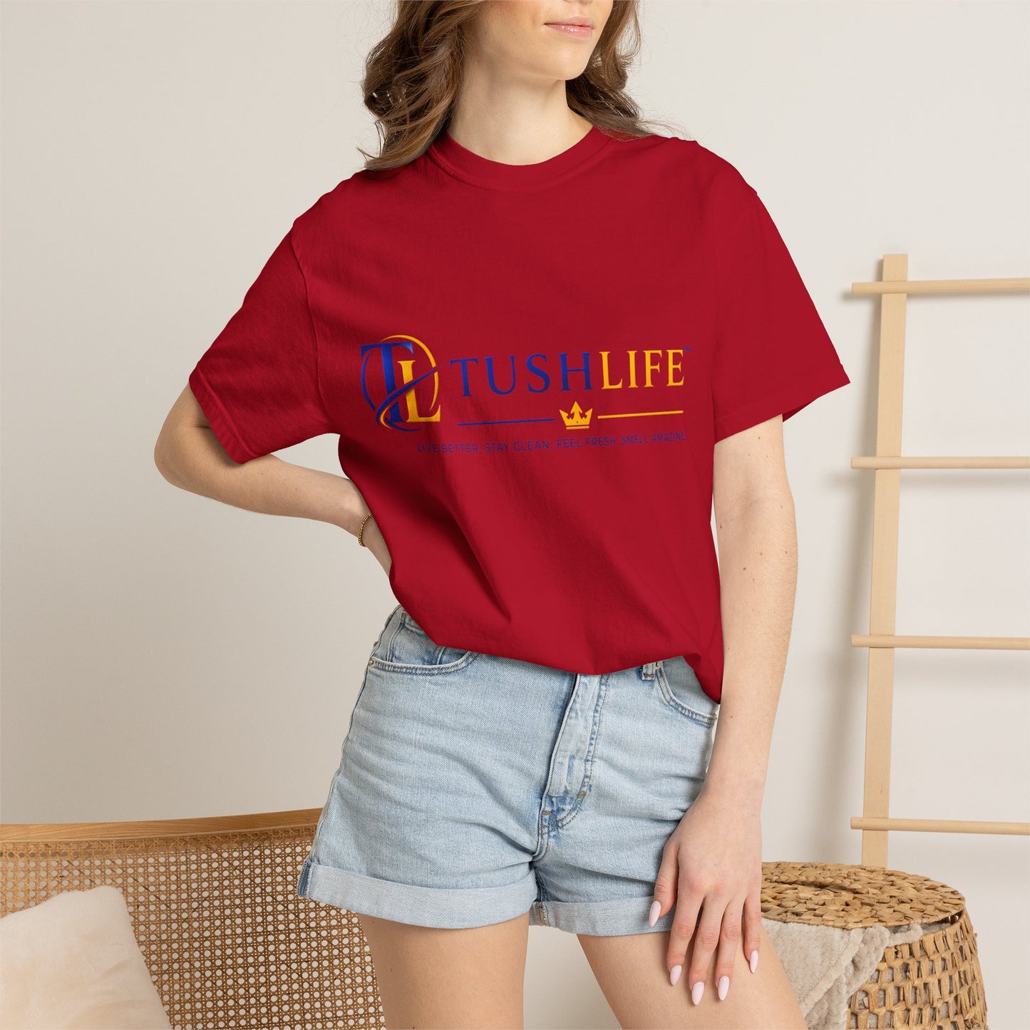 Camiseta de algodón premium TUSHLIFE de Printify, camiseta cómoda para uso diario, vista frontal en color blanco con cuello redondo