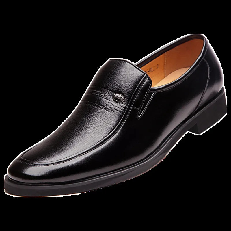 Zapatos de cuero para hombre de vestir, mocasines negros de marca de lujo, estilo slip-on, de talla 38 a 44, para conducir y ocasiones formales.