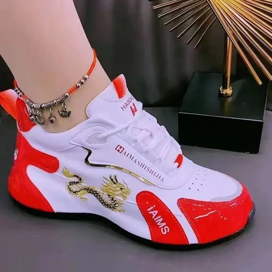 Zapatillas casual de diseñador para mujer Dreamblue, de piel, impermeables, livianas y con suela antideslizante en color neutro.
